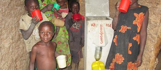 Keyvisual Sauberes Trinkwasser durch Bio-Sand-Filter in Uganda